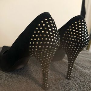 Stuart Weizman Pump Size 11